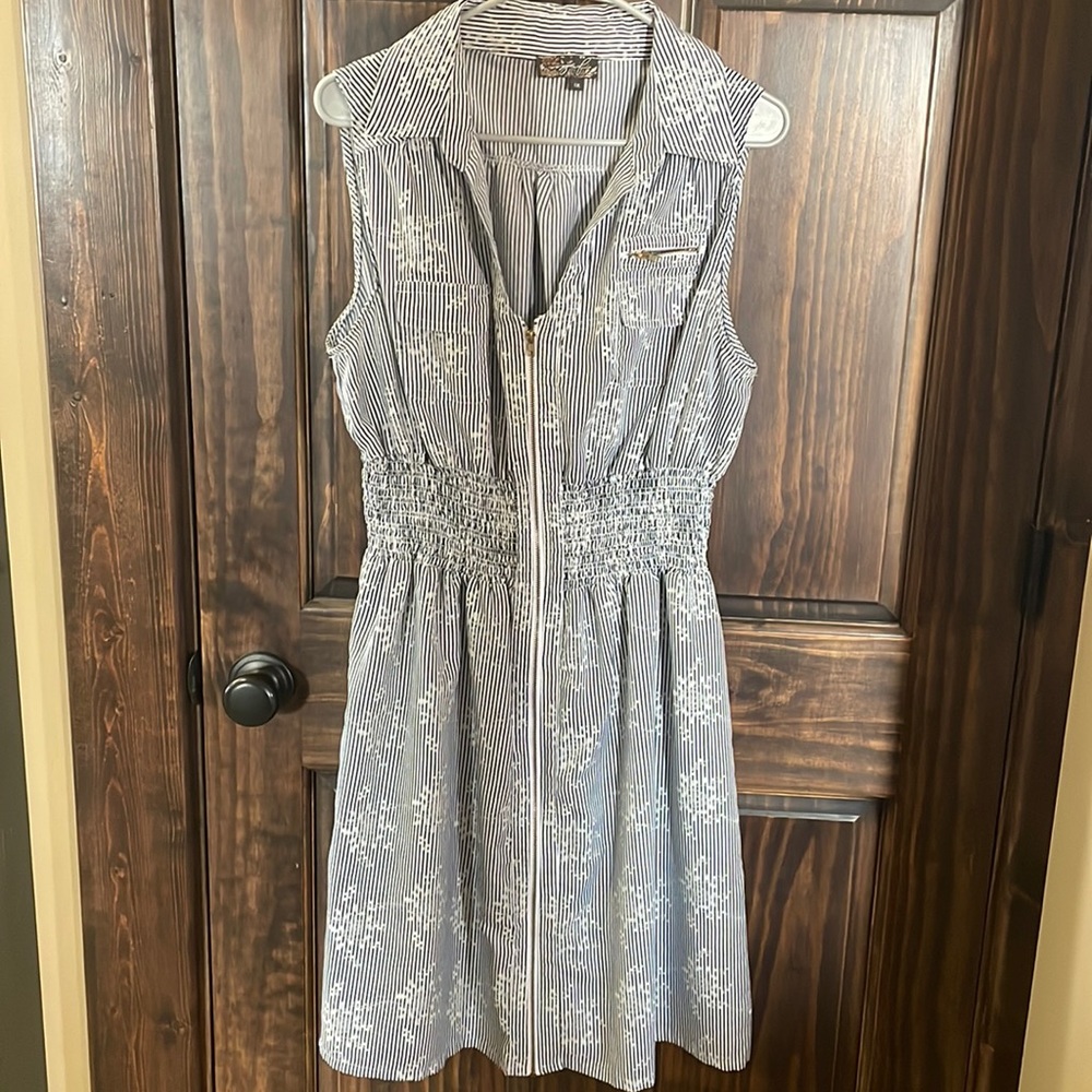 Women’s dress